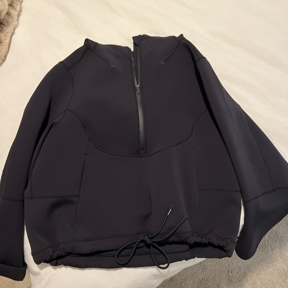 LULULEMON CROPPED HOODIE